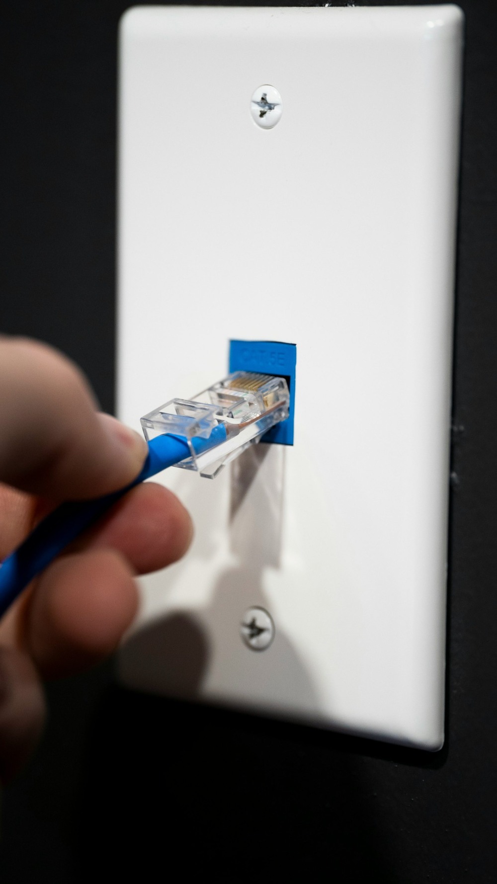 Conectando un cable Ethernet